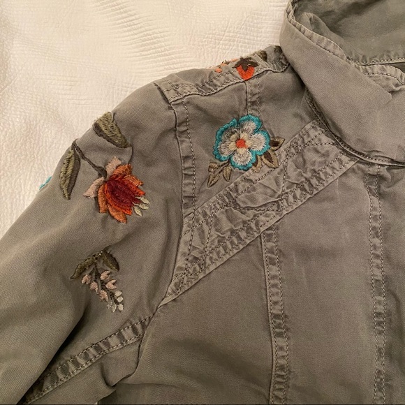 Jacket - Picture 4 of 5